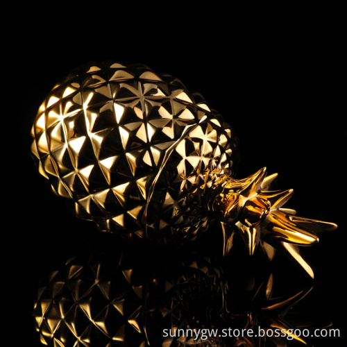 Embossed Handmade Pineapple Shape Golden Electroplating Ceramic Candle Holder